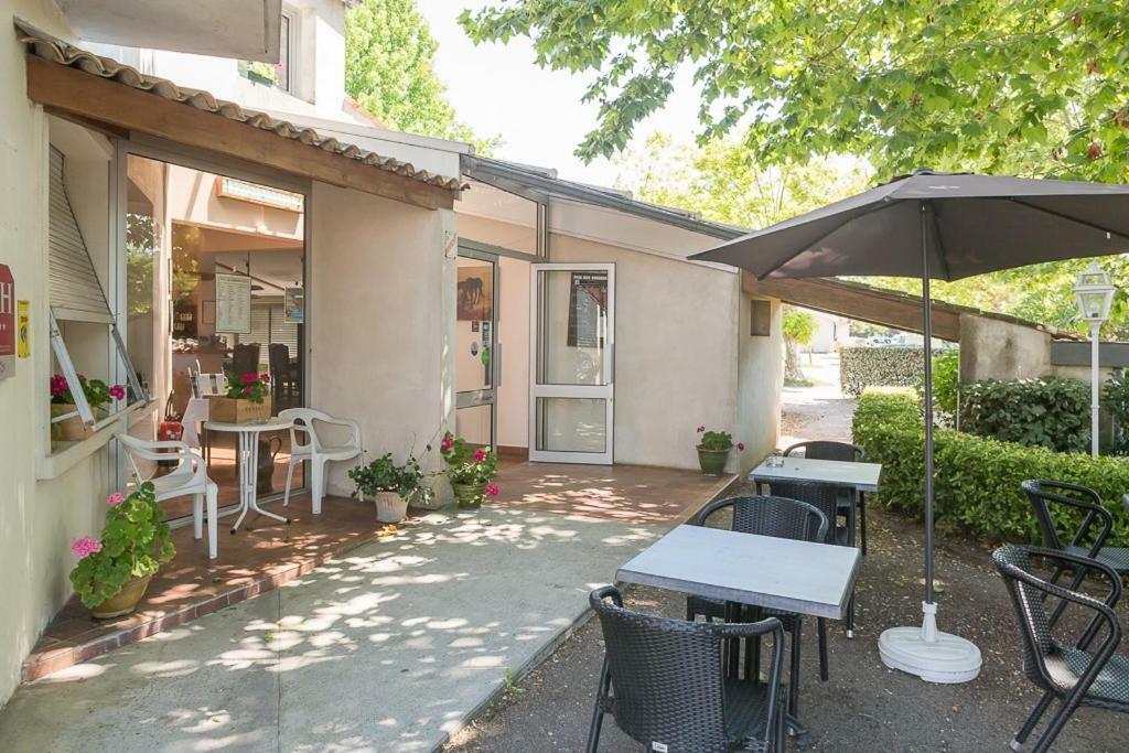 Les Platanes Hotel Etauliers Kültér fotó