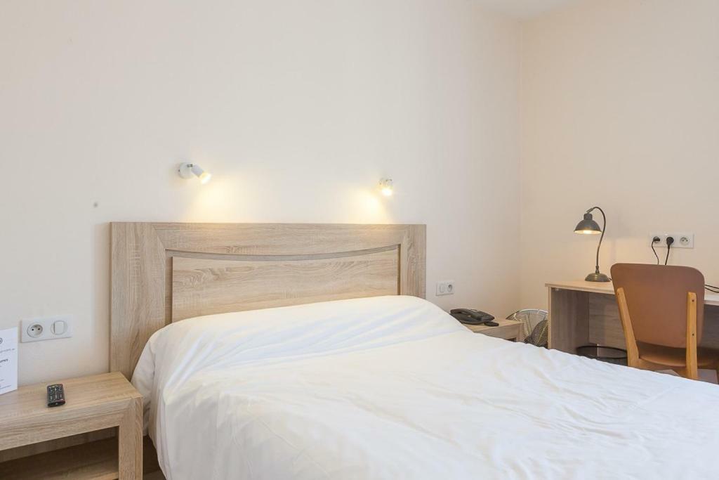 Les Platanes Hotel Etauliers Kültér fotó